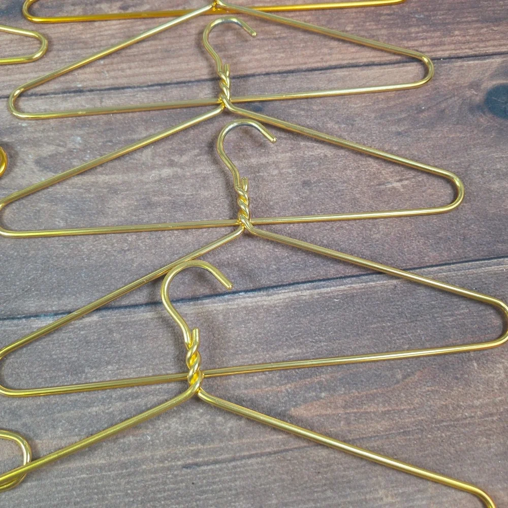 Metal Hangers OS Gold Good 9 Piece Set Twisted Neck Heavy Duty